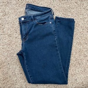 A&F Harper Low Rise Super Skinny SZ 31